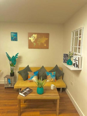 5 bedroom-9 beds- 3bathrooms- 2FREE parking spots